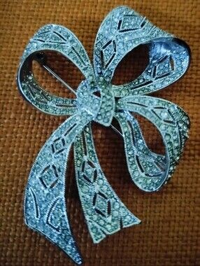Vintage KJL Kenneth Jay Lane Pave Rhinestone Large Bow Brooch Pin